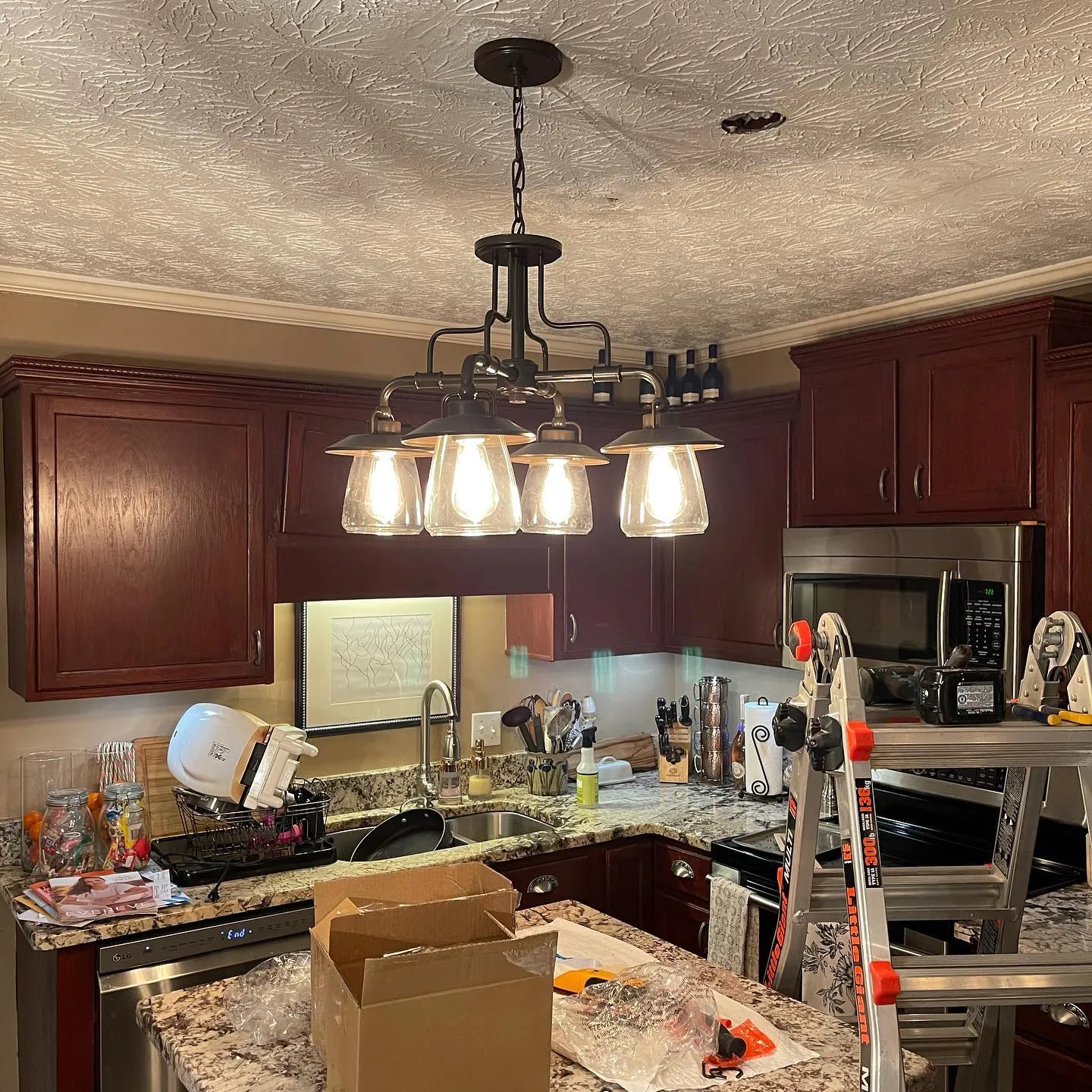 Alamitos Beach Electricians photo 2