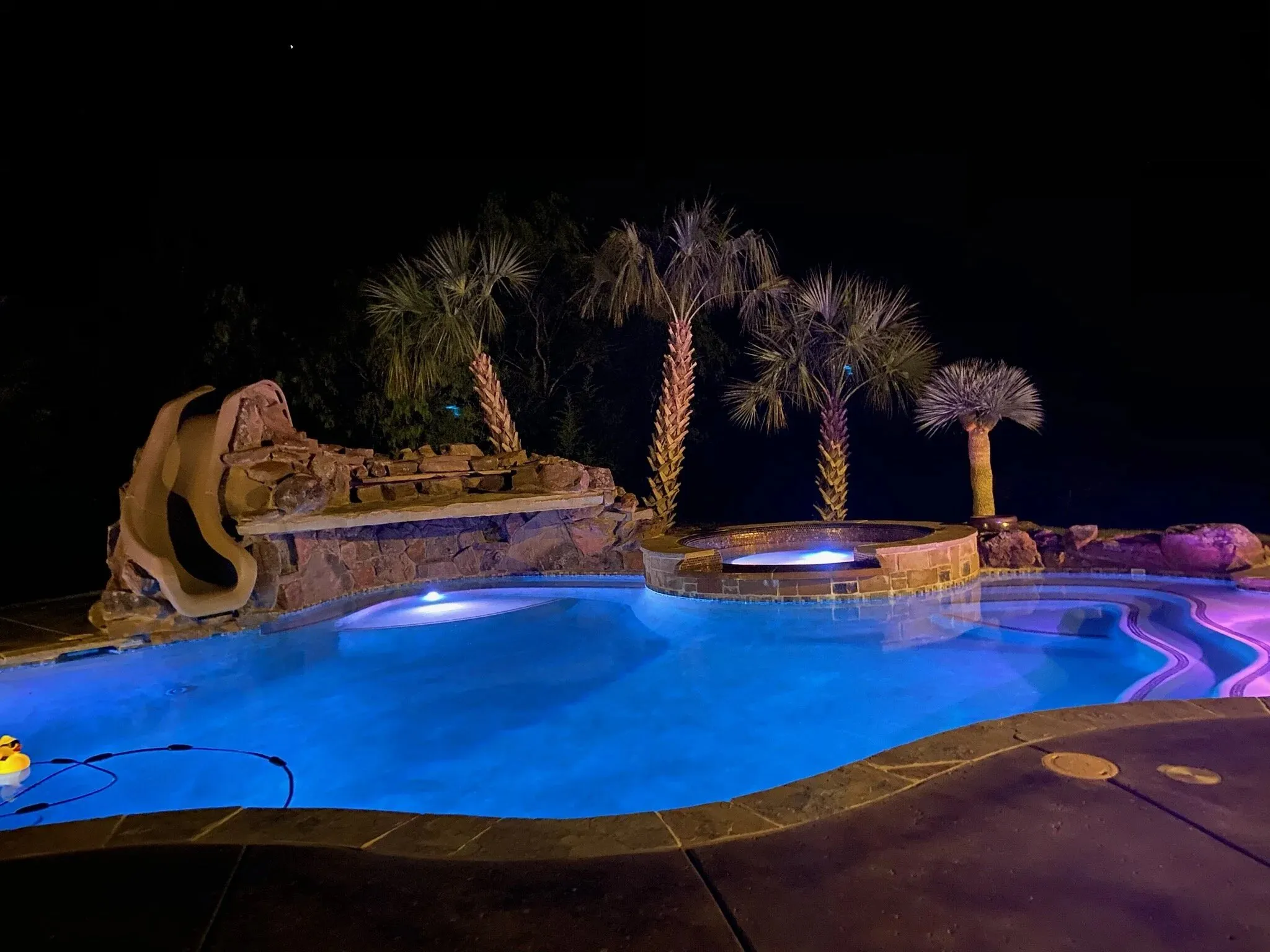 BRIGHT POOLS LLC photo 1