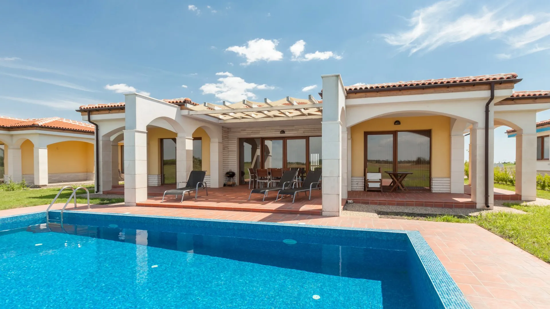 Yaku Pools and Construction - San Fernando Valley photo 8