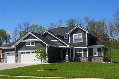 Isthmus Roofing photo 7