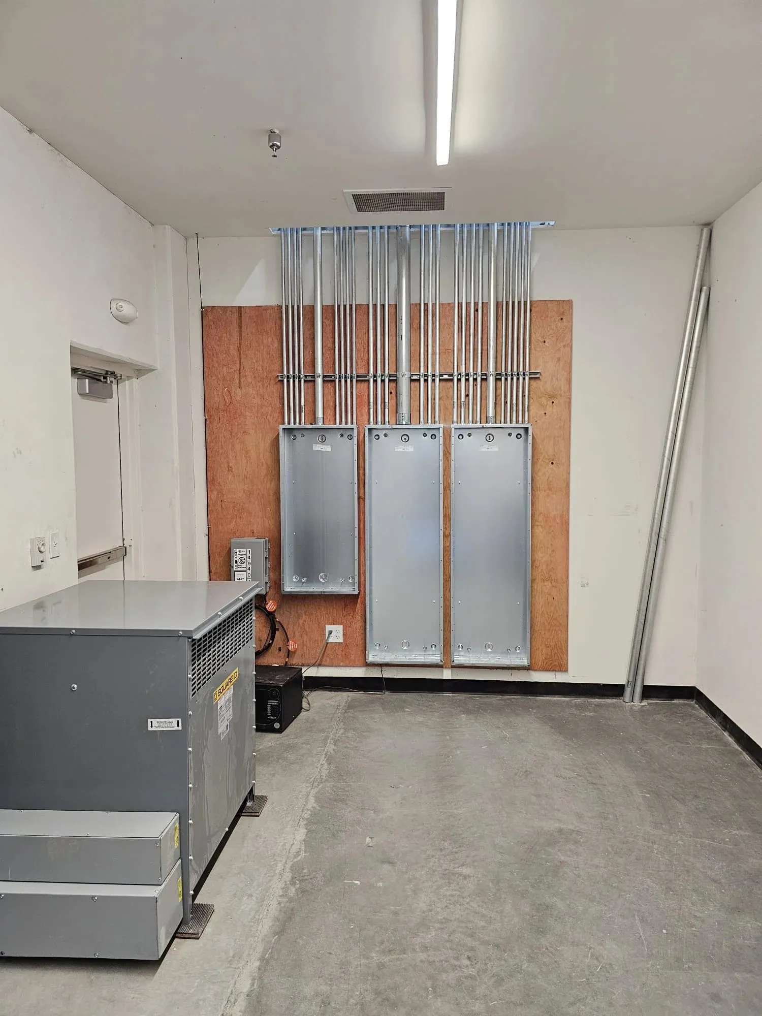 Karmic Electrical photo 7