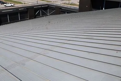 10 Men Roofing photo 12