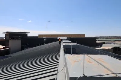 10 Men Roofing photo 13