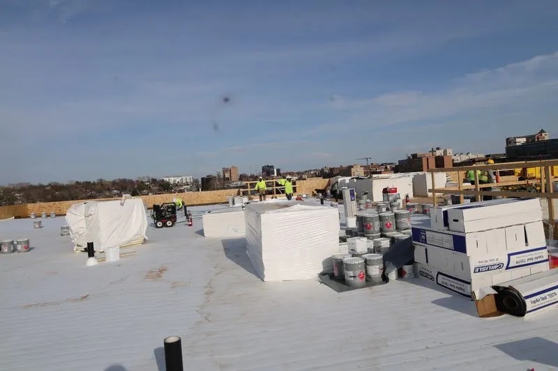 10 Men Roofing photo 4