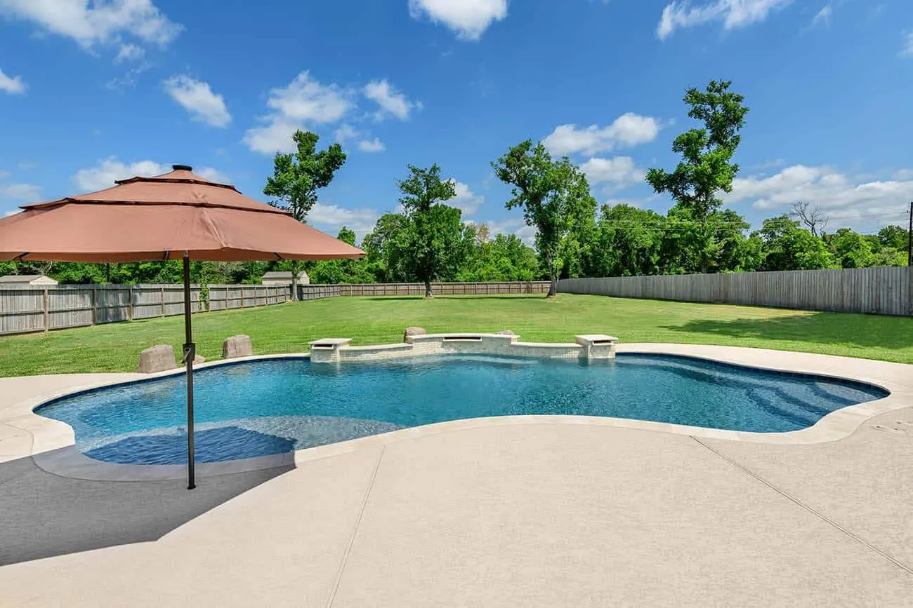 Avree Custom Pools photo 7