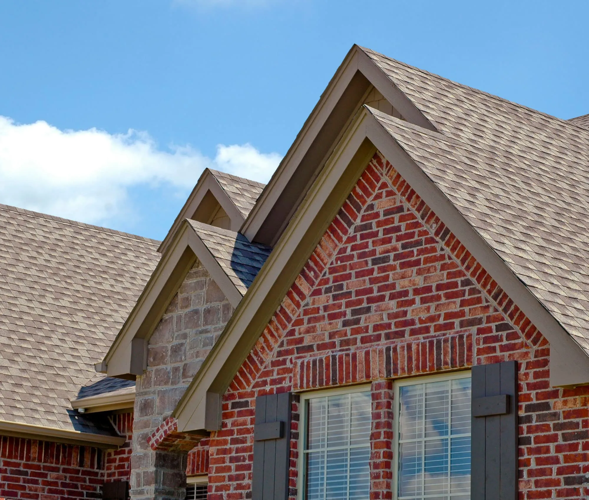 J & V Roofing LLC photo 1