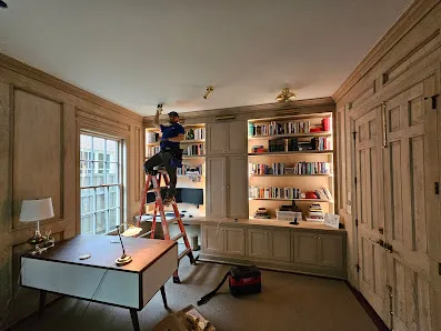 Safe Plug Electric Garland photo 1