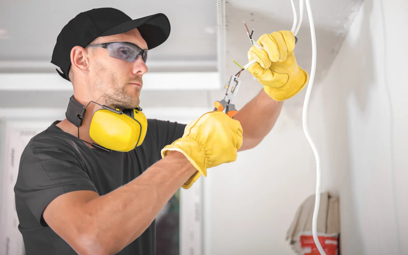 Jireh Electric - Electrician San Antonio TX photo 1