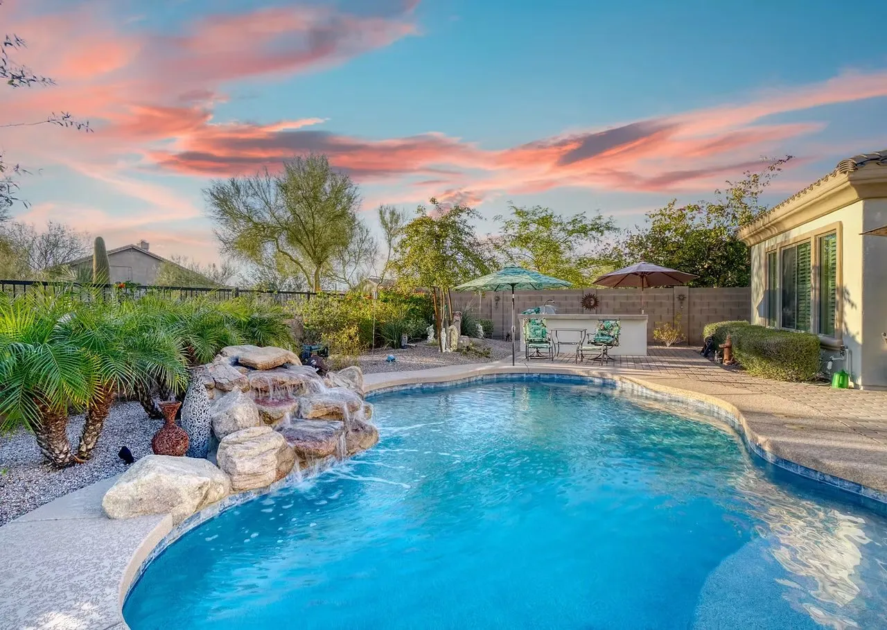 Rebel Resurface photo 6