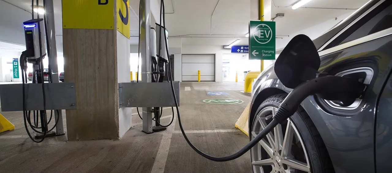 ARIA 4 Electrical & Construction photo 1