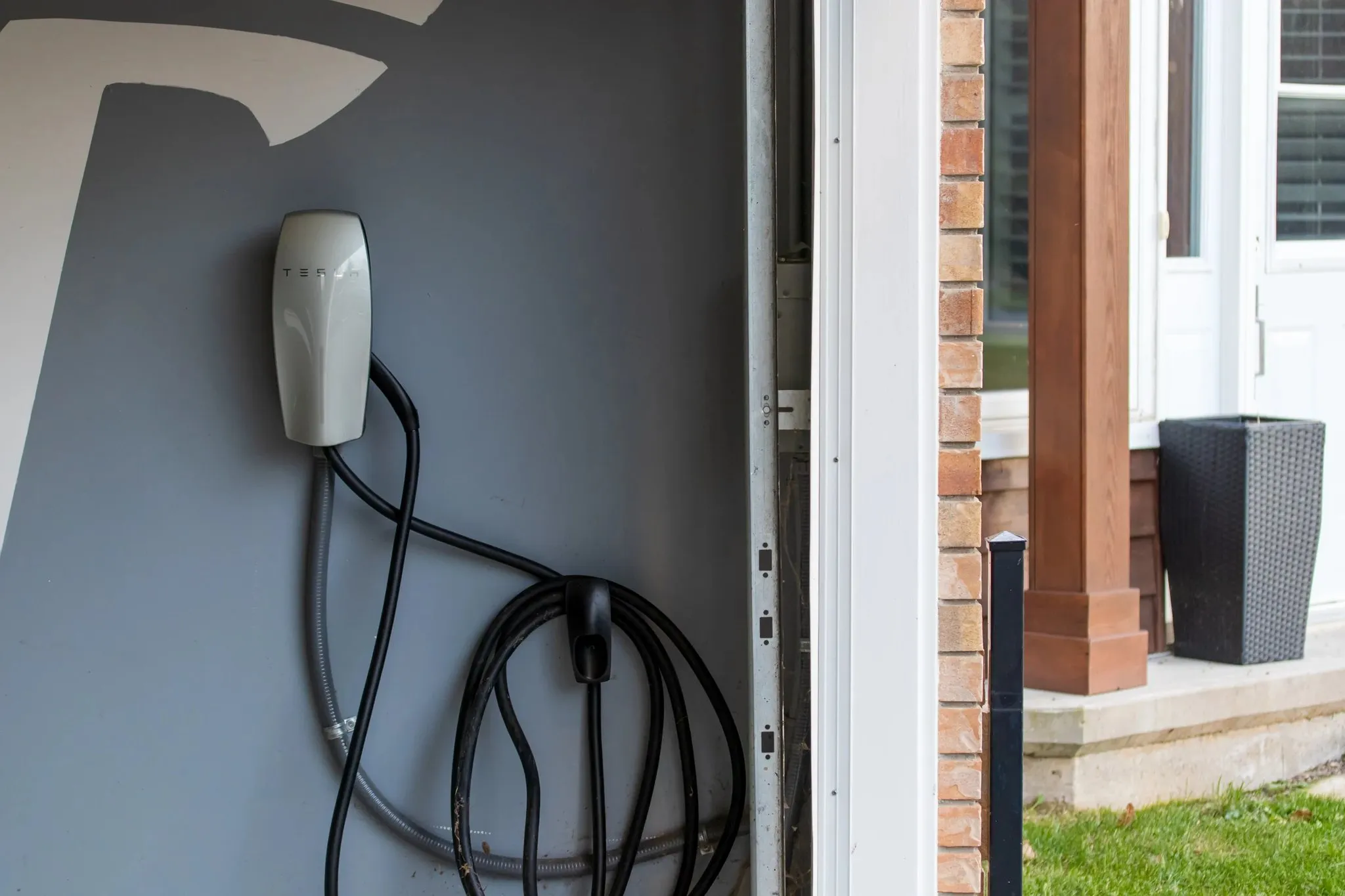 AER Electric photo 2